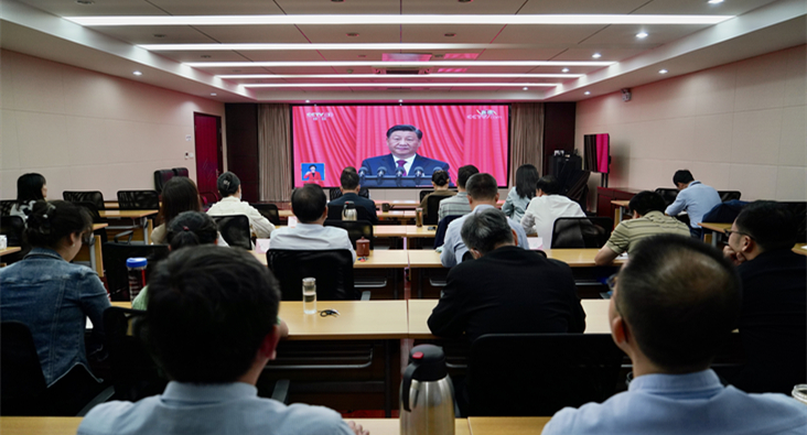 江苏省邮政行业组织收看党的二十大开幕...