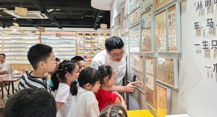 全省各地邮政管理部门开展世界邮政日主...